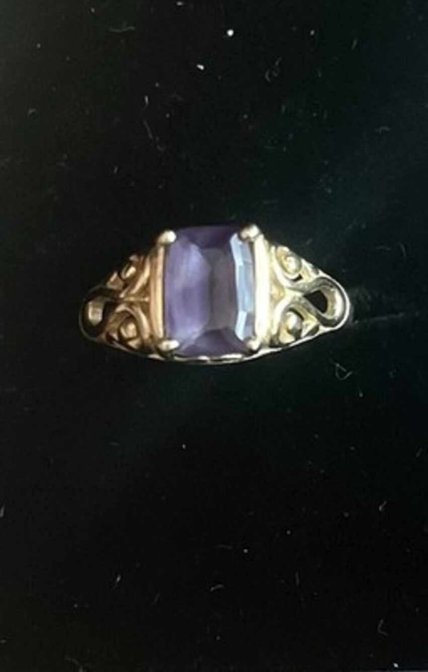 14k Amethyst Filigree Ring Size 7 3.71g. Vintage